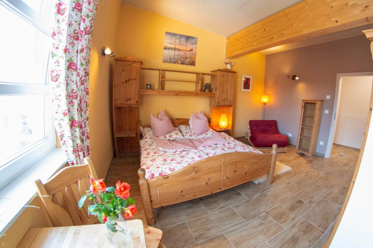 Deutsch Haslau Ranchzimmer Am Hippo-Campus Reit- Und Therapiezentrum מראה חיצוני תמונה