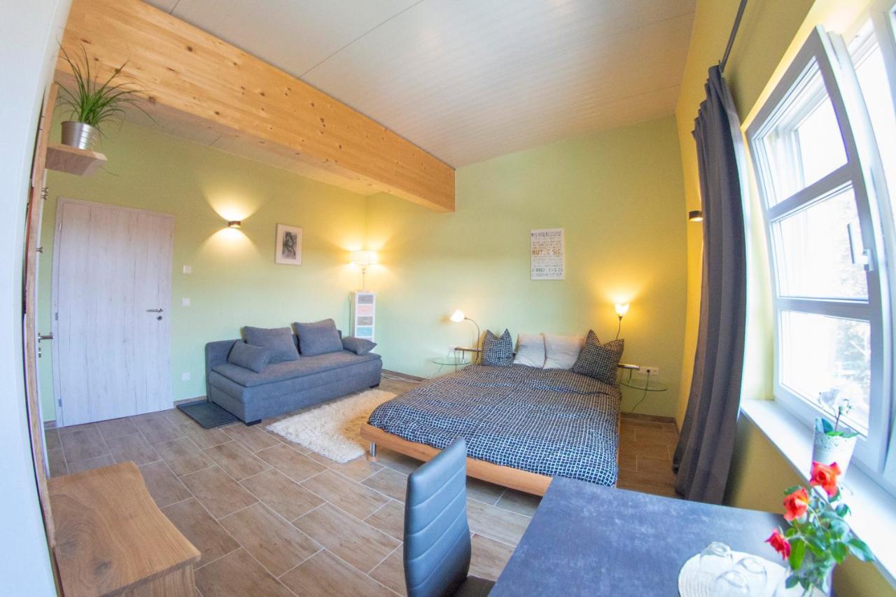 Deutsch Haslau Ranchzimmer Am Hippo-Campus Reit- Und Therapiezentrum מראה חיצוני תמונה
